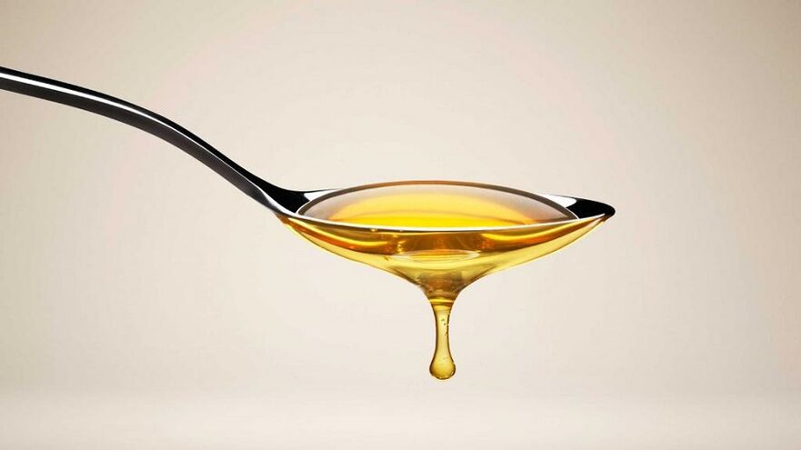 une cuillerée de vinaigre pour traiter les champignons des pieds